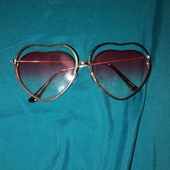 3/$20 Double Framed Heart Sunglasses Forever 21 - Picture 2 of 6